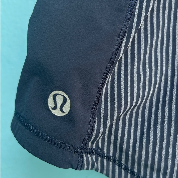 Lululemon skort - Picture 3 of 4